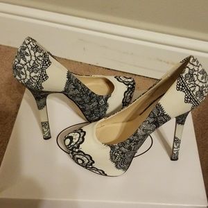 Black and white floral heel